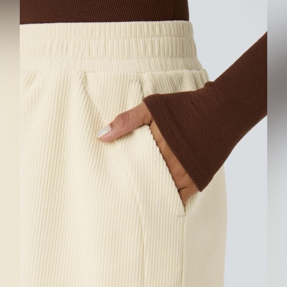 Halara Cream High Waisted Side Pocket Straight Leg Mop Corduroy Casual Pants NEW - Picture 5 of 8